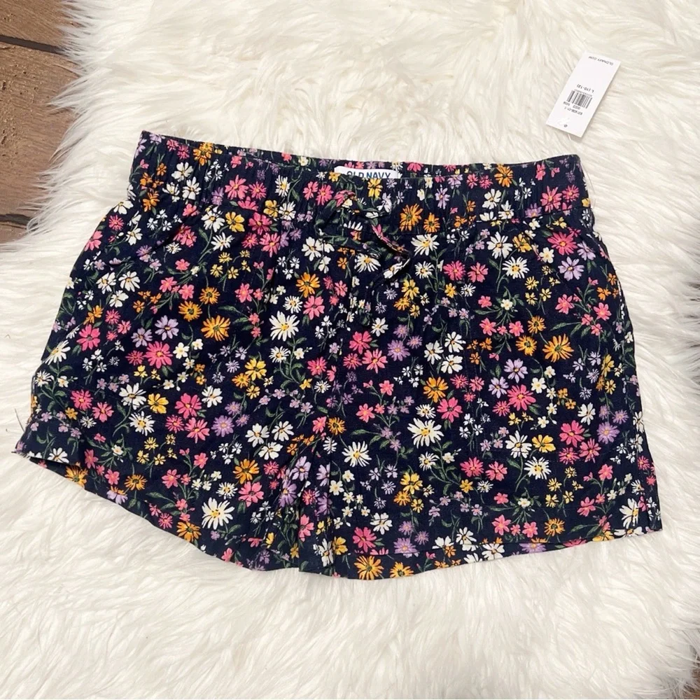 NWT Old Navy Floral Print Shorts
